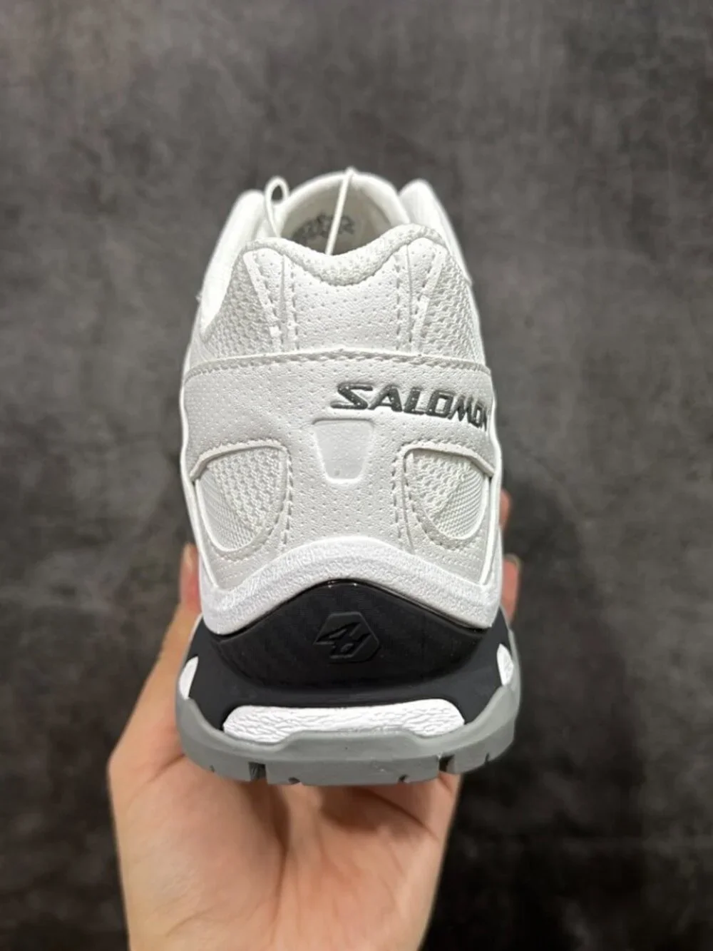 SALOMON XT-Quest Outdoor Performance Shoes, Unisex, White